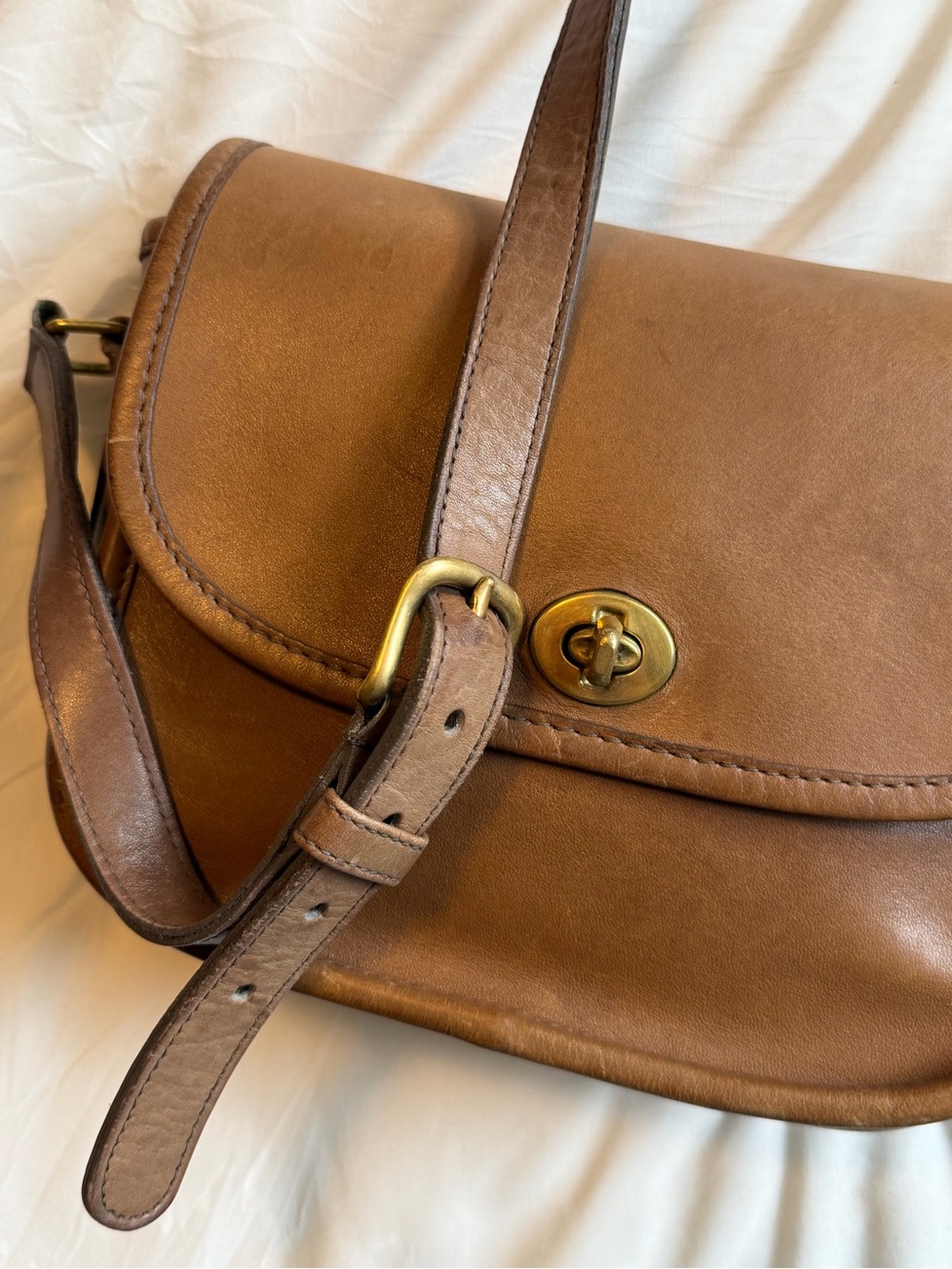 Vintage Coach Collegiate Bag in Putty - Picture 10 of 14
